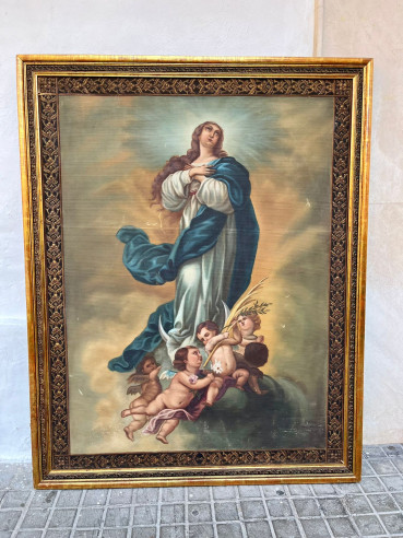 Inmaculada en gran tamaño pintada a óleo sobre tapiz.