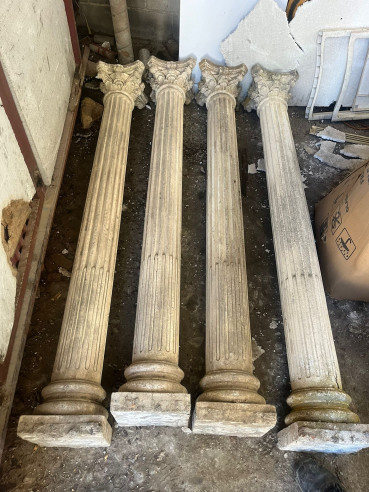 4 Columnas de 1 pieza en cemento y granito.