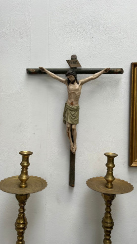 Cristo tallado en madera XVIII.