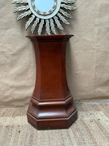 Antiguo pedestal en madera para imagen religiosa.