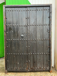 Puertas de madera y rejas hechas a fragua · Segunda Mano